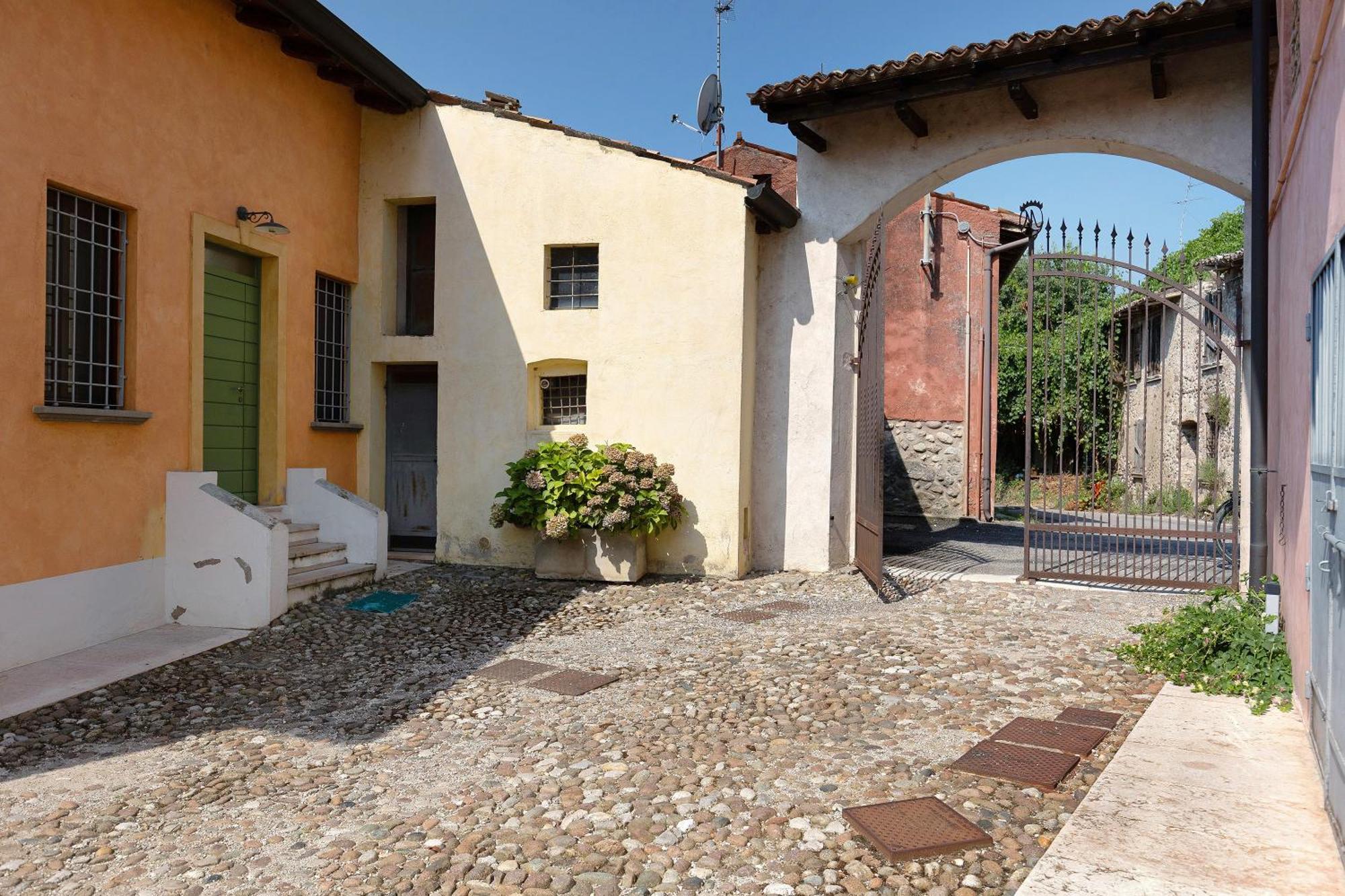 New Agriturismo Corte Olfino Monzambano Zewnętrze zdjęcie