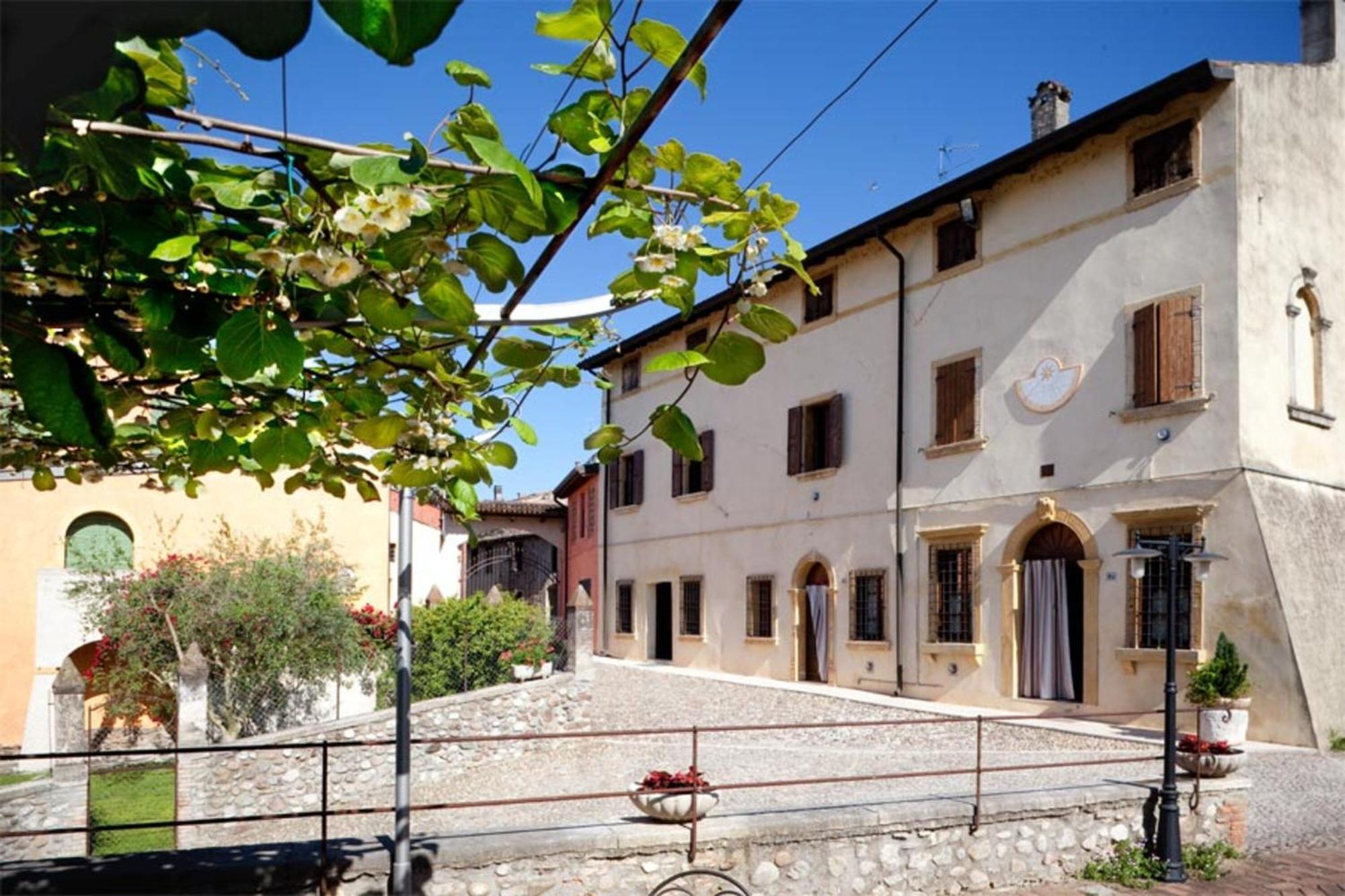 New Agriturismo Corte Olfino Monzambano Zewnętrze zdjęcie